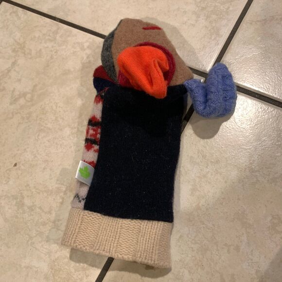 Cate and Levi wool dog puppet - Picture 4 of 8